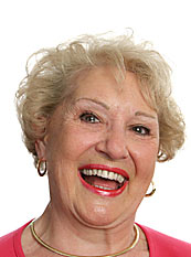 L�chelnde alte Dame